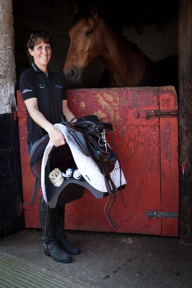 Classic Showjumps Saddle Carrier