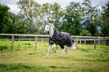 Horseware Ireland Rambo 1680D Wug Turnout Rug 200G Black / Thunderstorm Grey & Silver