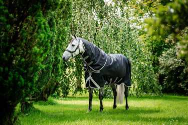 Horseware Ireland Amigo 1200D Plus Turnout Rug 100G Black / Titanium Grey & Silver