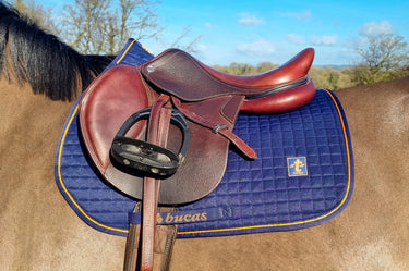 Bucas Therapy Saddle Pad Jump| Online For Equine