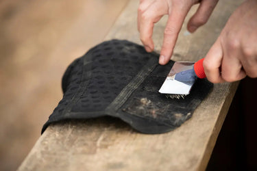 Buy Equilibrium Hook Cleaner Brush| Online for Equine