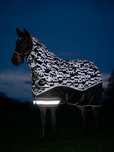 LeMieux Arika Reflective 200g Turnout Rug Black