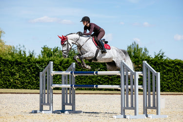 LeMieux Loire Classic Close Contact Square Cranberry