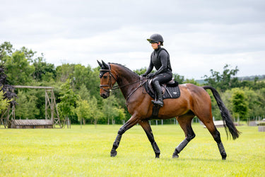 LeMieux Loire Classic Close Contact Square Black