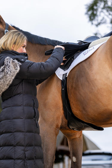 LeMieux Arika Simuwool Contoured Long Stud Girth Black| Online For Equine