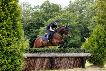 LeMieux Cotton Close Contact Square Navy| Online For Equine