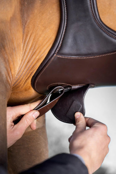 LeMieux Gel-Tek Anatomic Long Stud Girth with Magnet Brown| Online For Equine