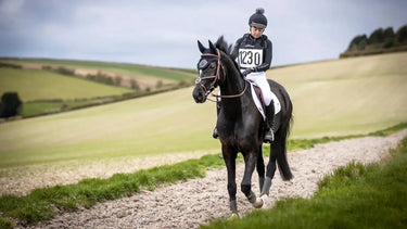 LeMieux Self-Cool Close Contact Square Arctic White| Online For Equine